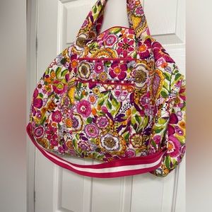 VERA BRADLEY MEDIUM DUFFEL BAG